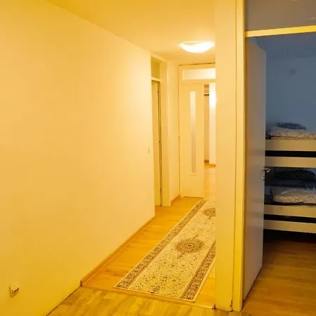 City Center Grand - Three-bedroom, Free Parking 公寓 塞拉耶佛