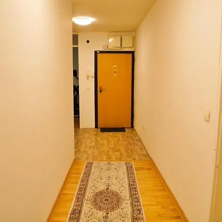 City Center Grand - Three-bedroom, Free Parking 塞拉耶佛