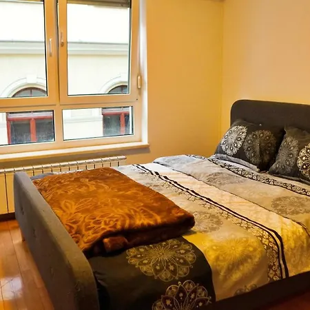 City Center Grand - Three-bedroom, Free Parking 塞拉耶佛