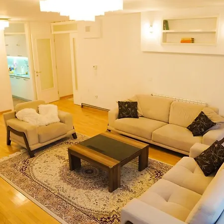 公寓 City Center Grand - Three-bedroom, Free Parking