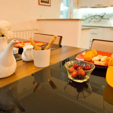 City Center Grand - Three-bedroom, Free Parking 公寓