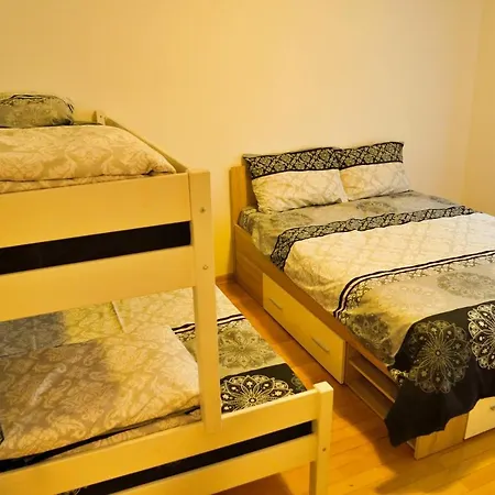 City Center Grand - Three-bedroom, Free Parking